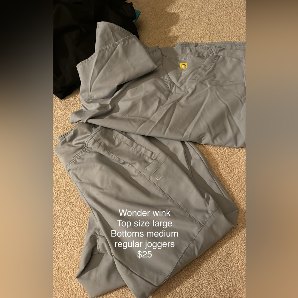 Wonderwink jogger scrub set